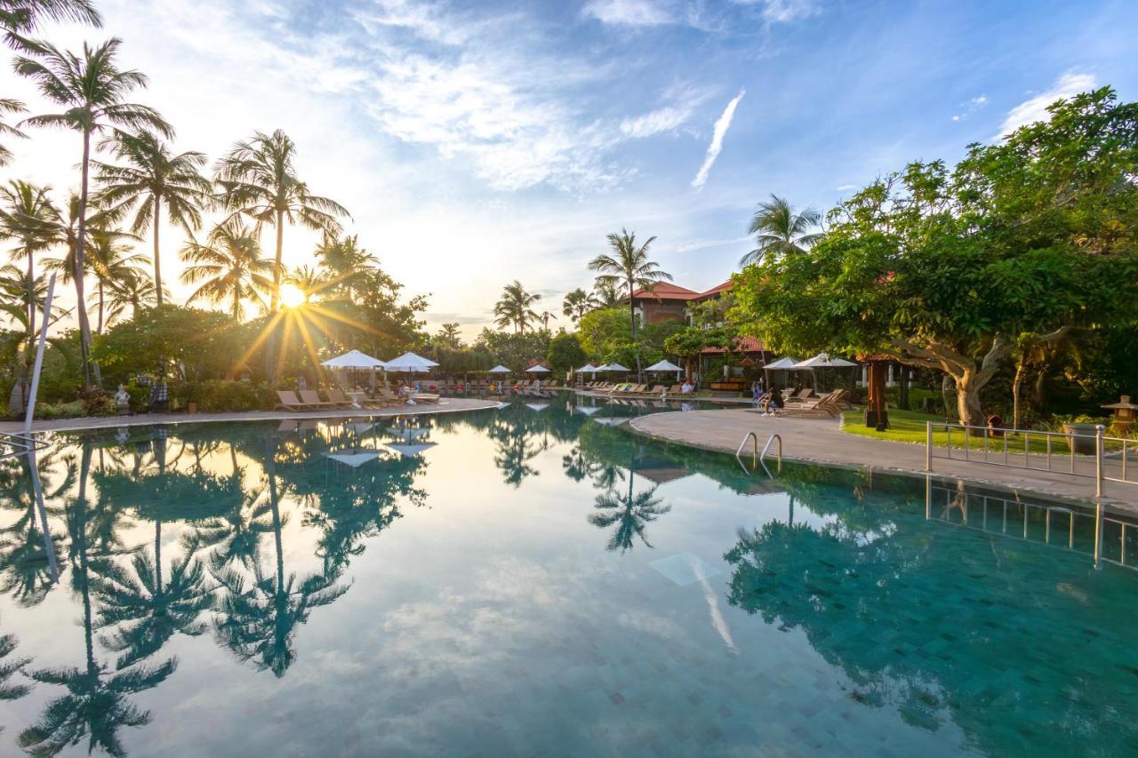 Ayodya Resort Bali Nusa Dua  Esterno foto The pool at the resort