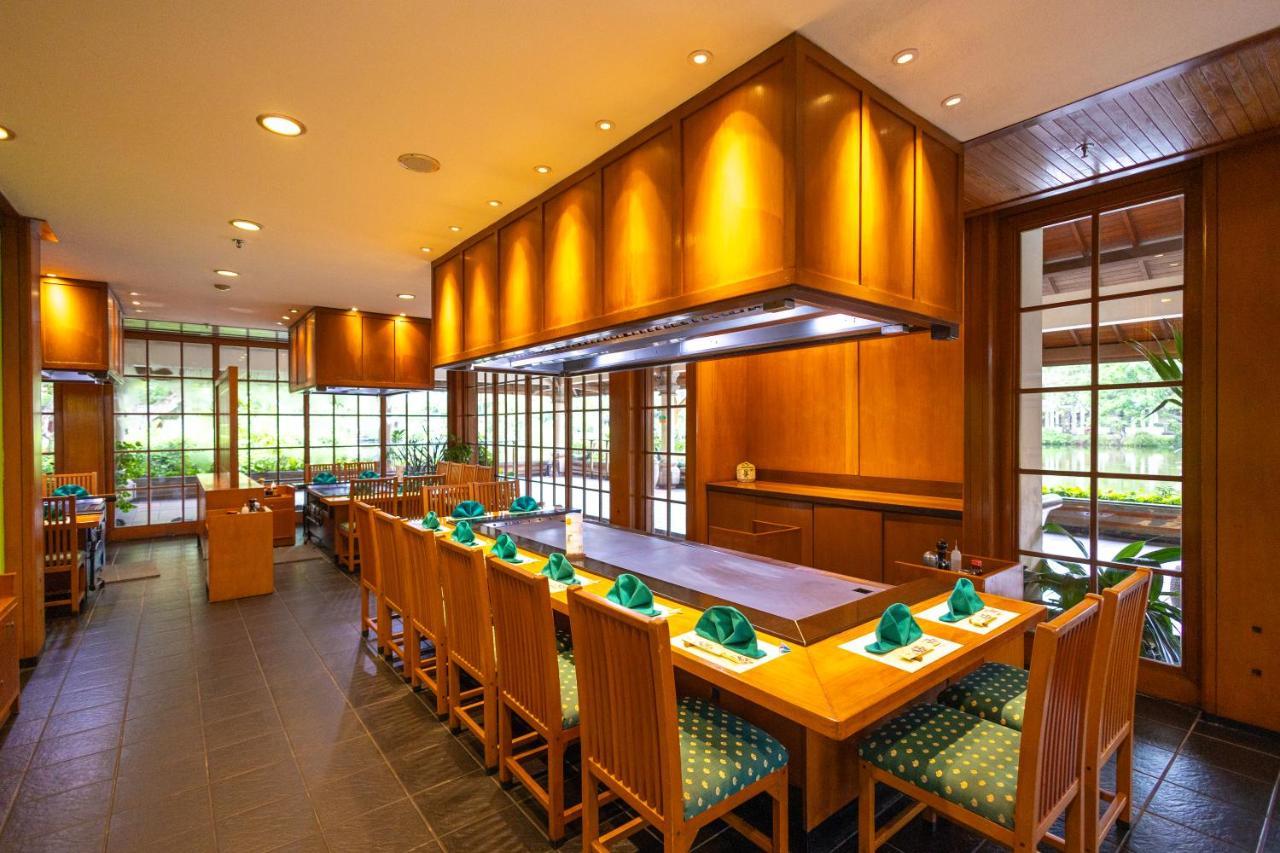 Ayodya Resort Bali Nusa Dua  Esterno foto A restaurant at the resort