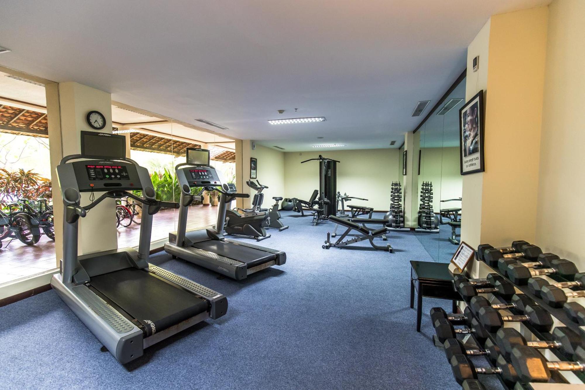 Ayodya Resort Bali Nusa Dua  Esterno foto The gym at the hotel