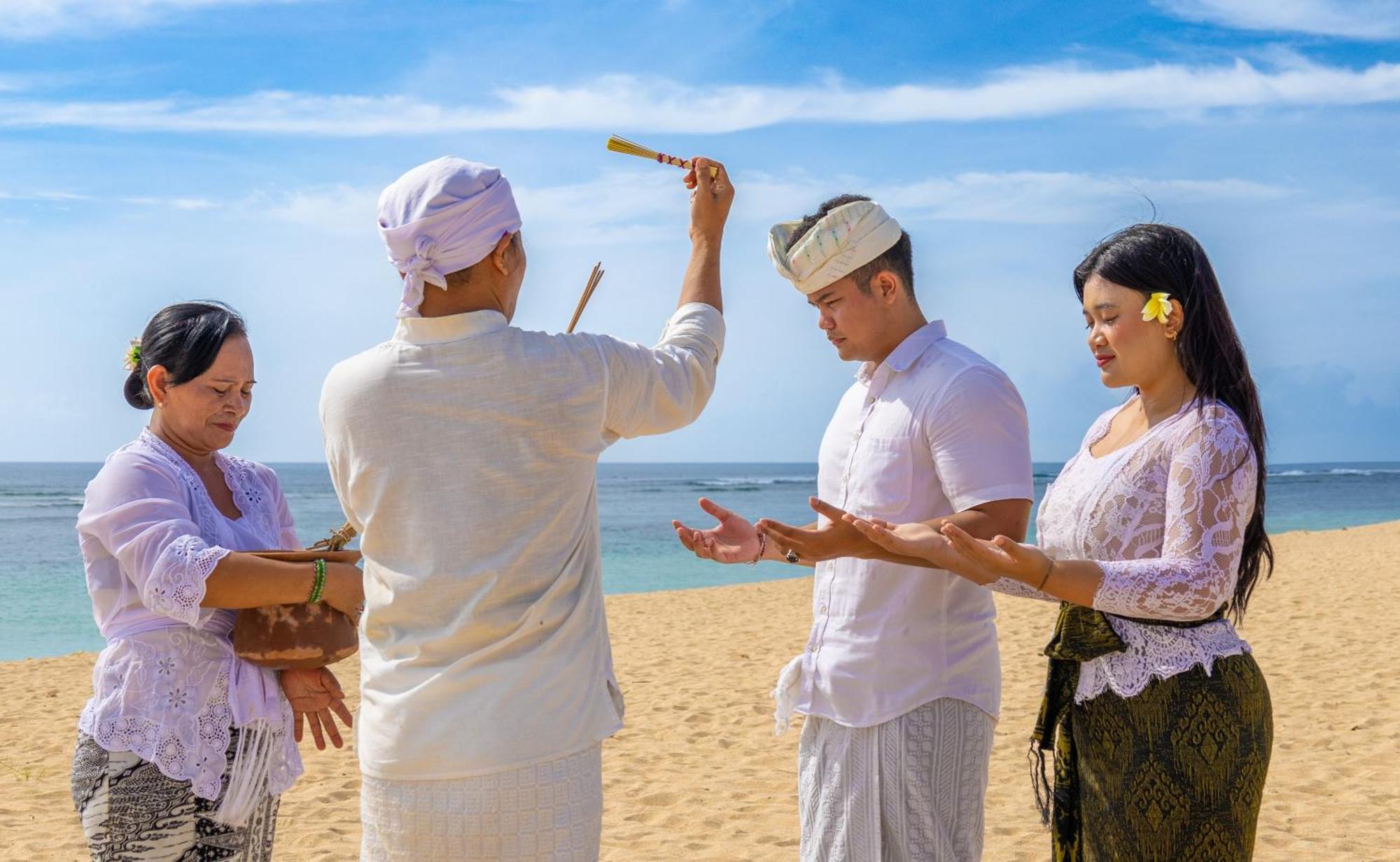 Ayodya Resort Bali Nusa Dua  Esterno foto A Balinese wedding