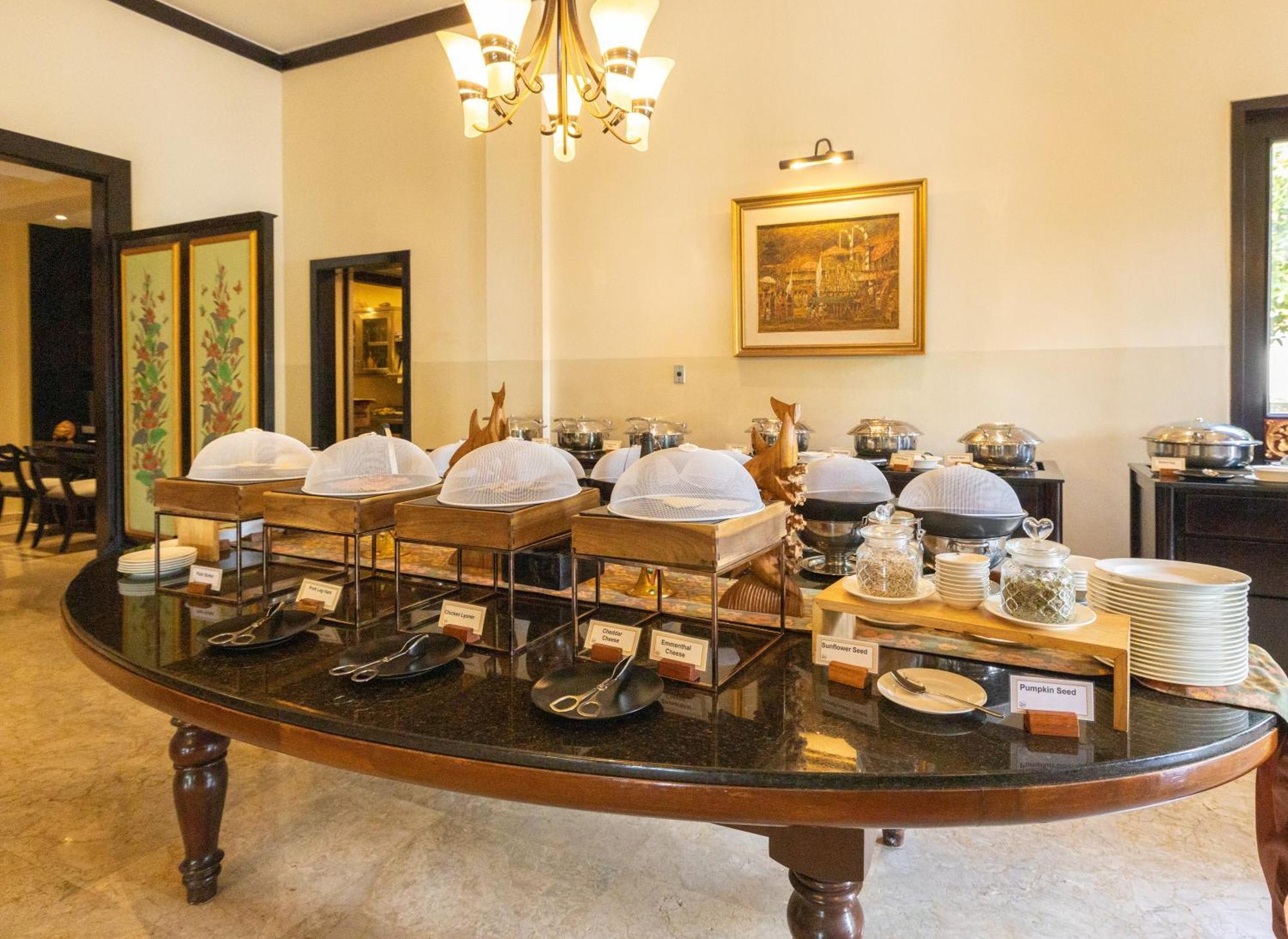 Ayodya Resort Bali Nusa Dua  Camera foto A buffet at a hotel