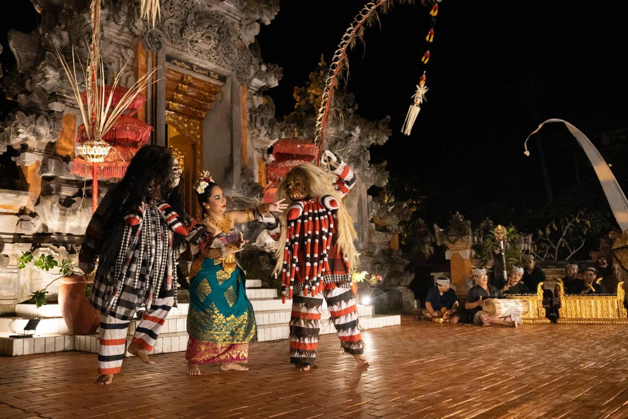 Ayodya Resort Bali Nusa Dua  Esterno foto A traditional dance in Bali